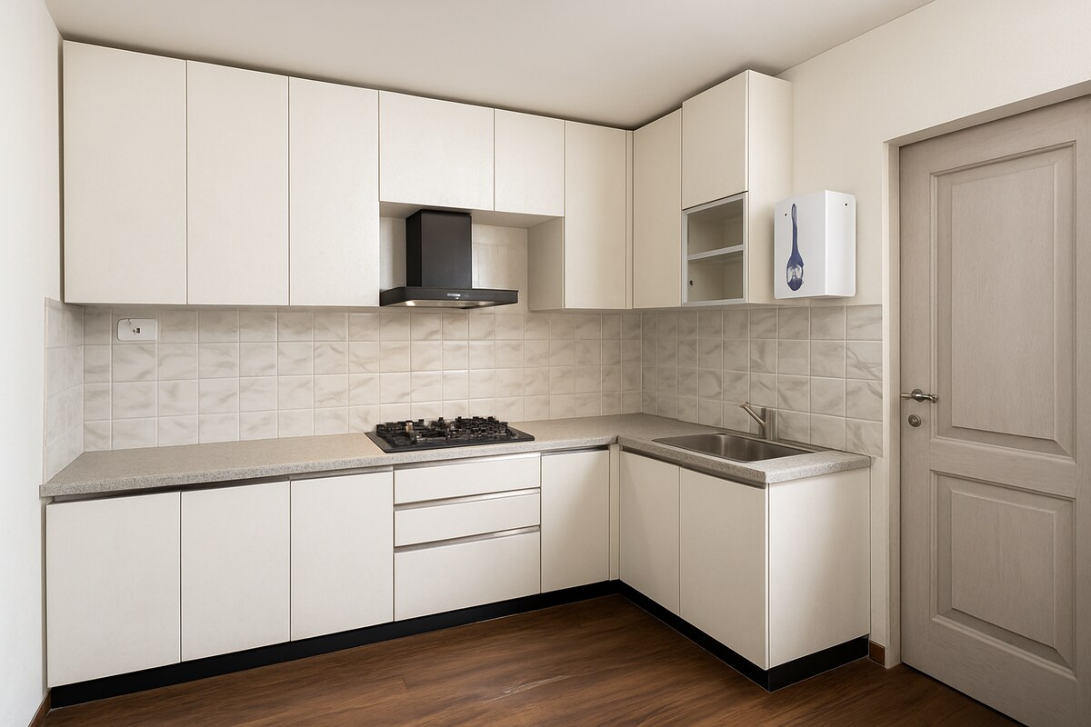 L-Shaped Compact Kitchen with Integrated Built-in Oven & Chimney Hub #153
